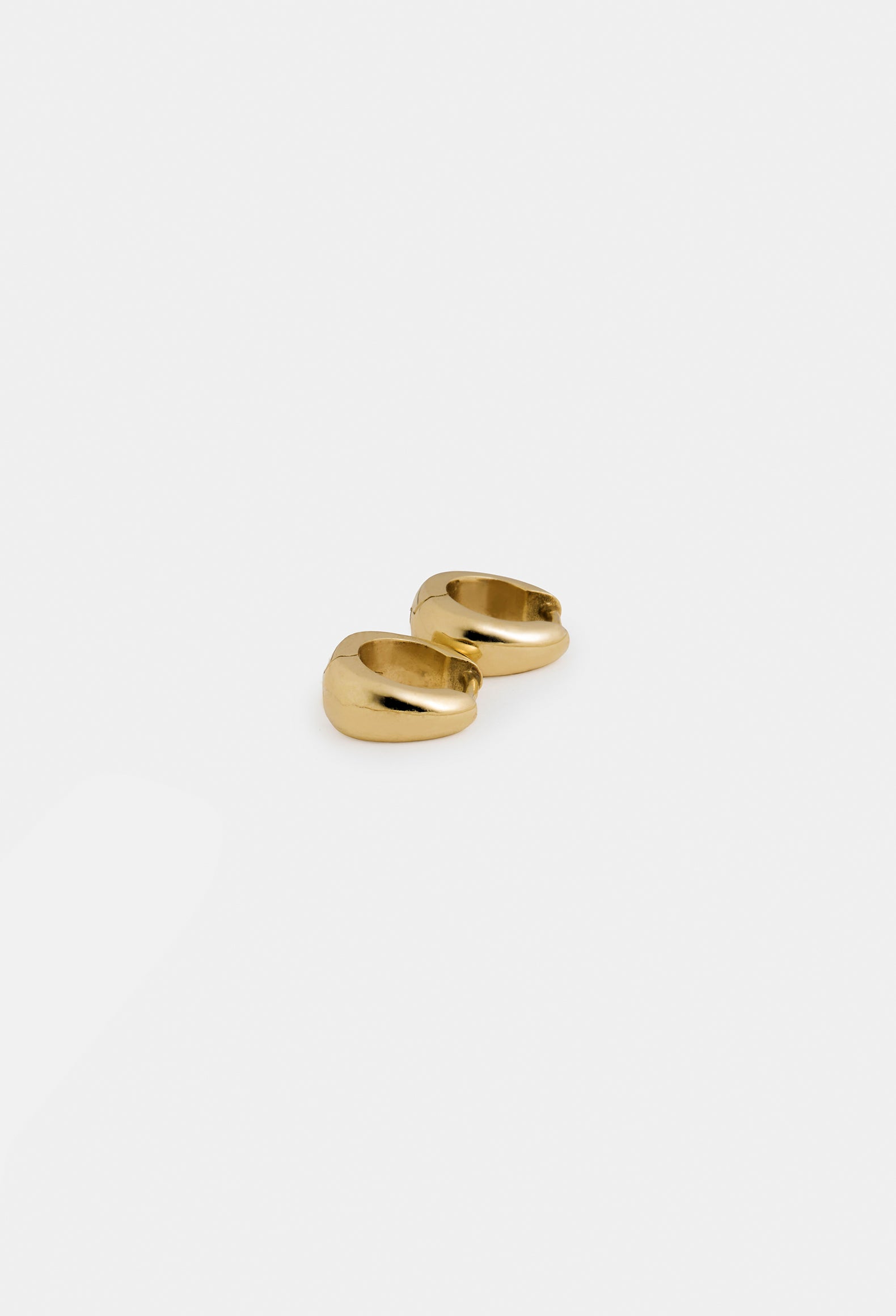 Everydae Huggies in 18K Yellow Gold