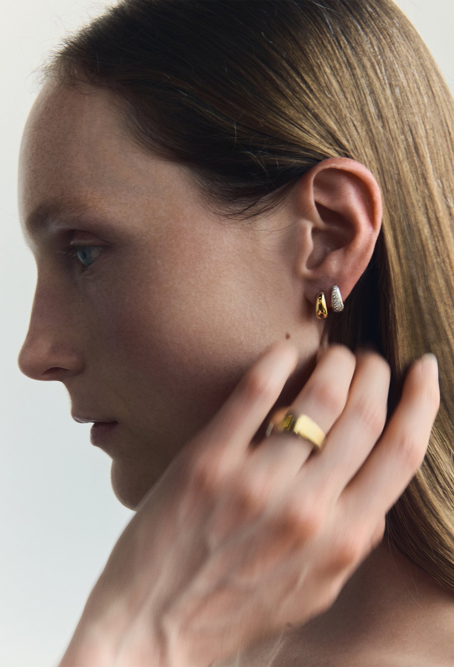 Everydae Huggies in 18K Yellow Gold